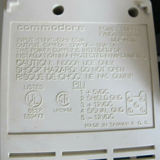 Commodor Amiga Monitor 1084s 4