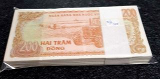 1987 Vietnam 200 Dong banknote in 100pcs Bundle UNC (, 1 B.  note) D4035 2