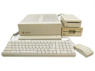 Apple Iigs A2s6000 Rom3 128,  1mb Ram Card 3.  5 " & 5.  25 " Drives,  Keyboard Mouse