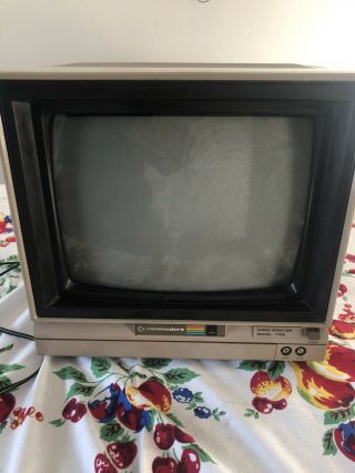 Commodore 64 Video Gaming Monitor Model 1702 - - - 1984