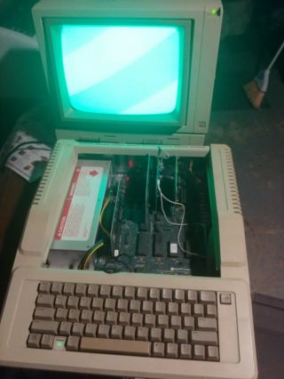 Vintage Apple IIe Computer With Monitor ASM2010 green phosphor&Duo Disk A9M0108 5