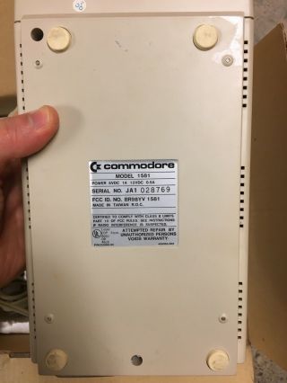 commodore 1581 disk drive 3