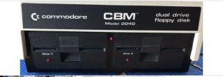 RARE VINTAGE Commodore CBM 2040 Dual Floppy Drive,  Manuals Incl,  Powers UP 2