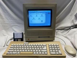 Vintage Apple Macintosh Se/30 Model: M5119 With Keyboard & Mouse
