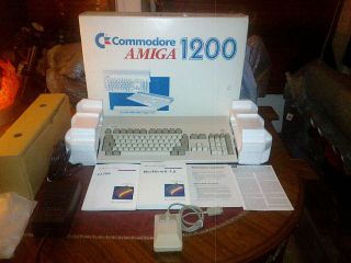Commodore Amiga 1200 A1200 Boxed Minty Not Yellowed Including Inserts