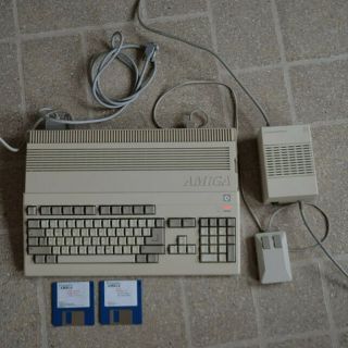 Commodore Amiga 500 Computer Ntsc With Os Disks