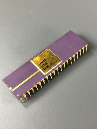 Silicon State Scientific 1802 Microprocessor Scp1802dbcp - Rca,  Gold Lid,