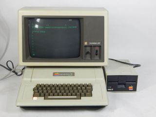 Vintage Apple Computer Ii Plus A2s1048 W/ A2m0003 Floppy Disk Ii Drive -