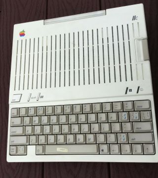 Vintage Apple IIc,  and nicely MODEL A2S4000C,  w_p/s 2