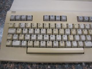Vintage Commodore 128 C128 Personal Computer - boots to prompt,  fine 2