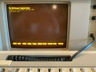 IBM 5155 Integrated Screen 1981 Near with Carry case 4