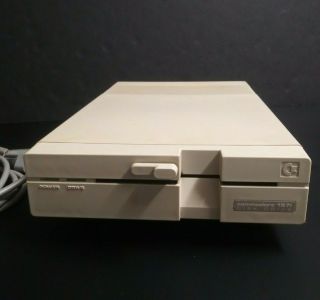 Commodore 1571 Computer Floppy Disk Drive For C64/c128 (powers On)