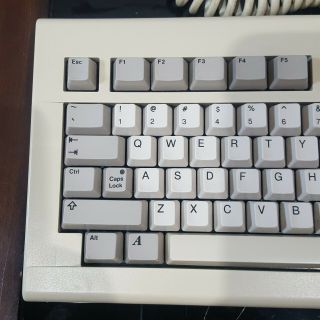 Commodore Amiga 2000 Keyboard,  KKQ - E94YC,  312716 - 02,  READ 2