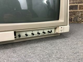 Commodore 1084S - P Computer Monitor 4