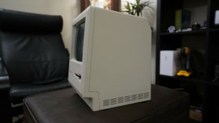 1987 Apple Macintosh Plus 1MB All in One Computer (&) 3