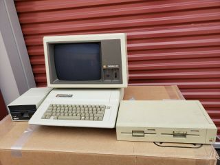 Apple Macintosh Iie Computer And Monitor Disk Drives A9m0108 A3m0039 A2m0003