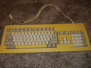 Commodore Amiga 3000 Keyboard,  Please Read