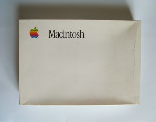 Apple - Macintosh 512k/800 - Box,  Manuals,  And Software