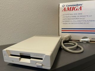 Commodore Amiga - A1011 External 3.  5 " Disk Drive
