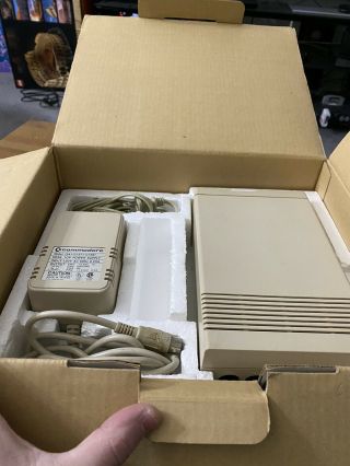 Commodore 1581 disk drive With Box 5