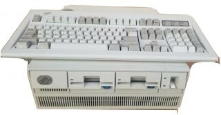 Ibm Ps/2 Computer Model 70 /386 Type 8570 W/ Keyboard Model M With Wired.
