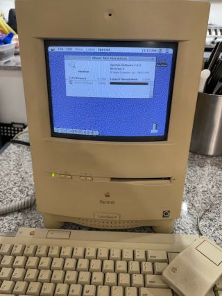 Apple Macintosh Color Classic Ii - 33mhz - 8mb/250mb - Ethernet - Keyboard/mouse