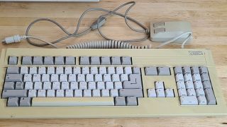 Commodore Amiga 3000 with keyboard and tank mouse NO BATTERY 2