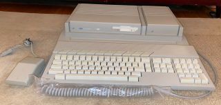 Atari Mega Ste Computer 4mb Ram,  1.  44mb 3.  5 " Drive,  & Keyboard Mouse