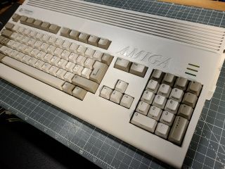 Commodore Amiga 1200 - A1200 - Recapped And -