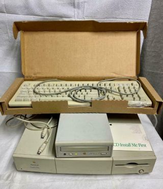 Macintosh Quadra 660av Vintage Apple Box Applecd 300e Plus Keyboard