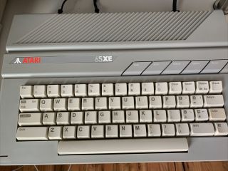 Atari 65xe in E X C E L L E N T cond with AtariMax cartridge.  800XL compatible 3