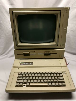 Vintage Apple Iic 2c Computer A2s2064 Apple Monitor A2m2029 Duo Disk A9m0108