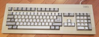 Commodore Amiga 3000 computer w/keyboard and mouse 3