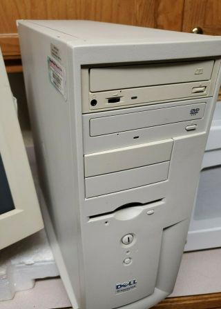 Dell Dimension 4100 Desktop Pc | Pentium Iii 733mhz | 256mb | Boots Up.  Gaming