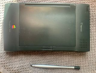 Apple Newton Messagepad 2000,  Upgraded To 2100.  Includes Moreinfo Module