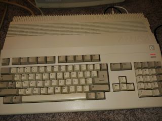 Commodore Amiga 500 Ntsc,  Kick 1.  3,  Rev 6a,  Pal/ntsc Switch,