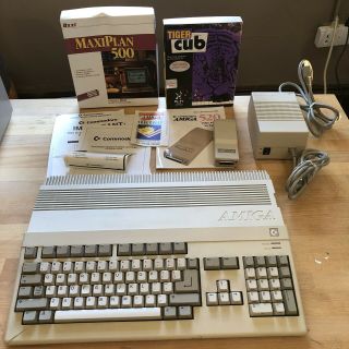 Commodore Amiga 500 A500 With - Boots Unsure If
