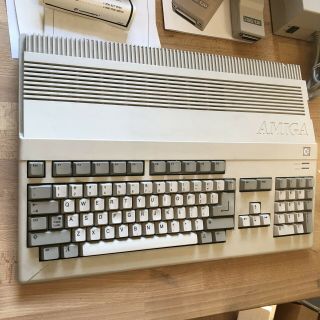 Commodore Amiga 500 A500 With - Boots Unsure If 3