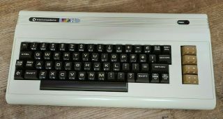 Commodore VIC - 20 PAL Pet Style Keys Early Edition (Serial 14924) 2