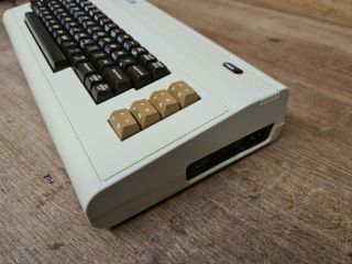 Commodore VIC - 20 PAL Pet Style Keys Early Edition (Serial 14924) 3