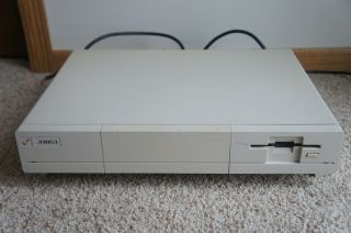 Commodore Amiga 1000 Computer.  1 Powers Up