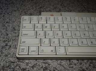 Apple IIGS keyboard and cable,  Orange Alps 658 - 4081 2
