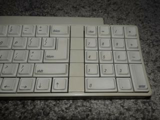 Apple IIGS keyboard and cable,  Orange Alps 658 - 4081 3