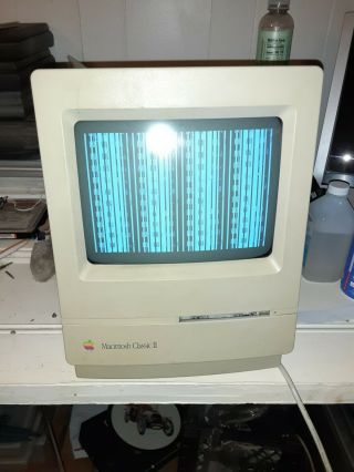 Vintage Apple Macintosh Classic II M4150 or Restoration 2