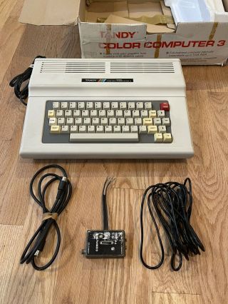 Tandy Color Computer 3 TRS - 80 2