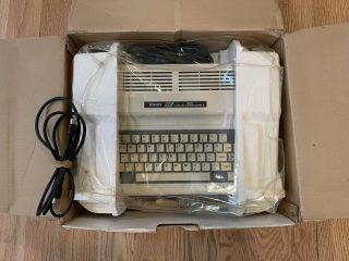 Tandy Color Computer 3 TRS - 80 3