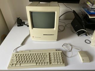 Vintage Macintosh Classic ii 3