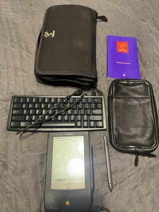 Apple Newton Message Pad H1000 With Accessories