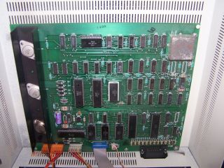 Commodore CBM 2040 Dual Floppy Drive - Powers on - 3