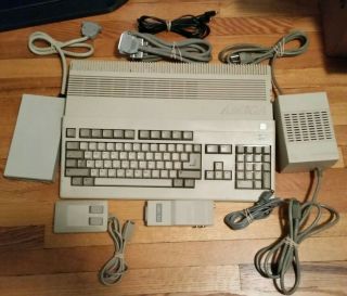 Commodore Amiga A500 W/ Rf Adapter,  Power Supply,  Mouse,  & Cords - - 500